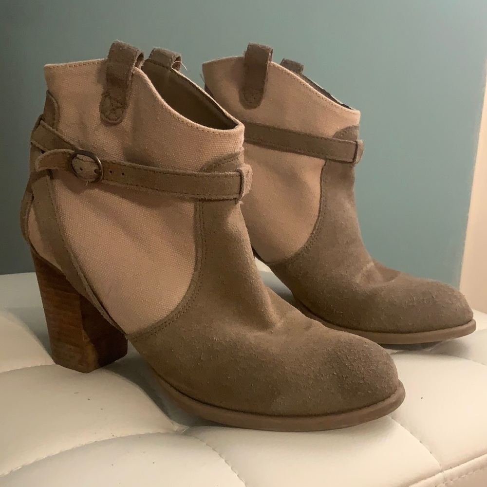 American eagle multi tone booties